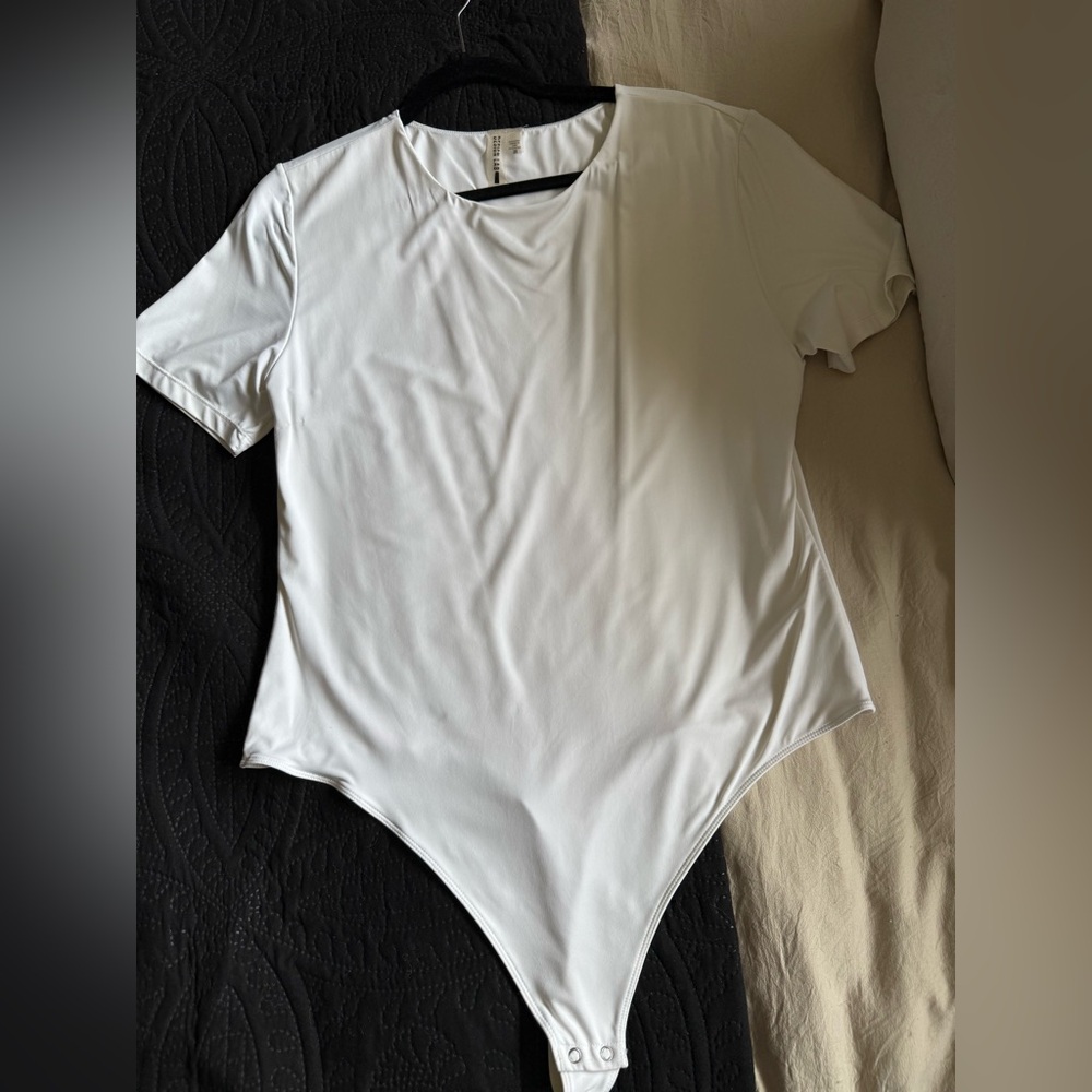 Design Lab  White Short-Sleeve Bodysuit